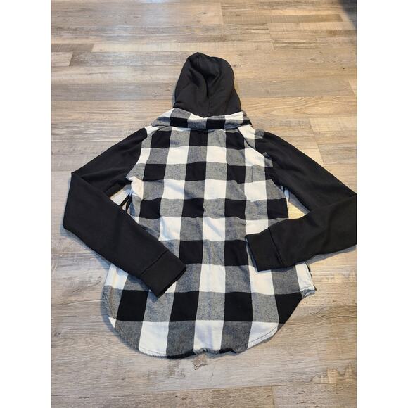No boundaries small juniors black and white checkered button down fleece hood - Picture 3 of 9